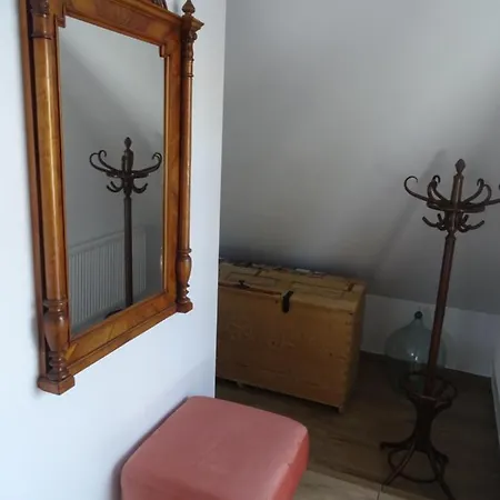 Dworek Na Równi Habitación en casa particular