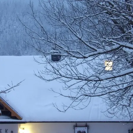 民宿 Dworek Na Rowni